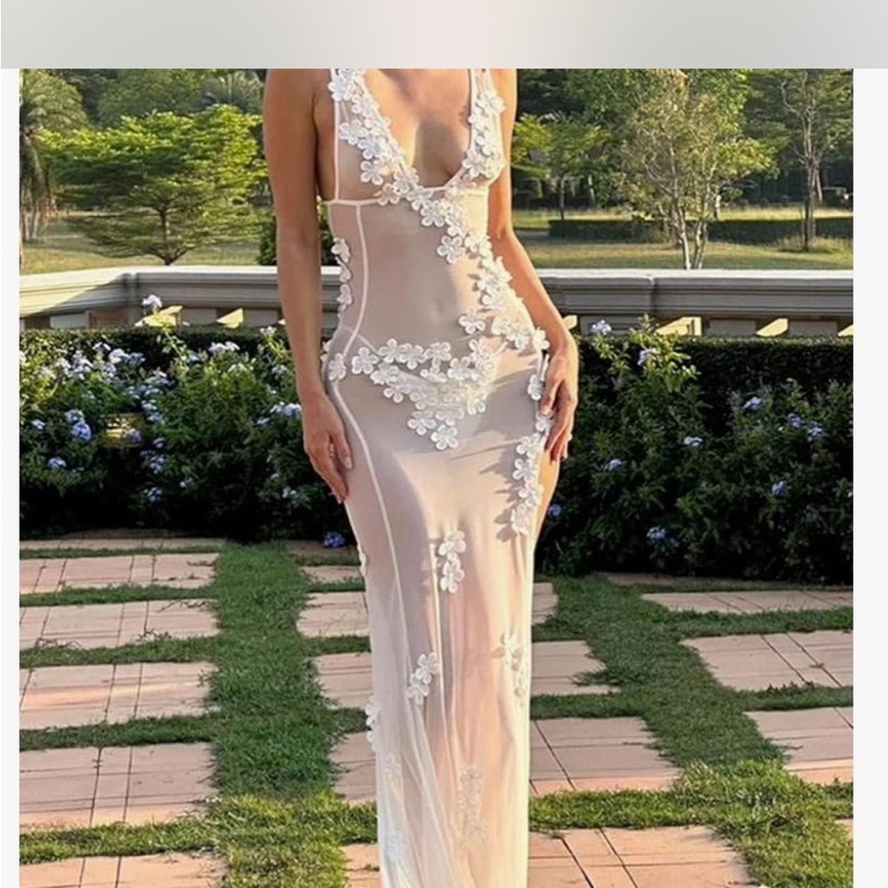 Elegant White Floral Women's Dress
